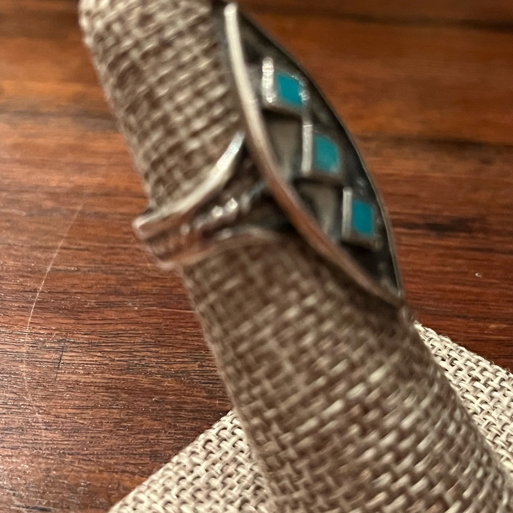 Native American vintage detailed sterling silver w/ turquoise – gently loved! 💕 - Picture 2 of 8